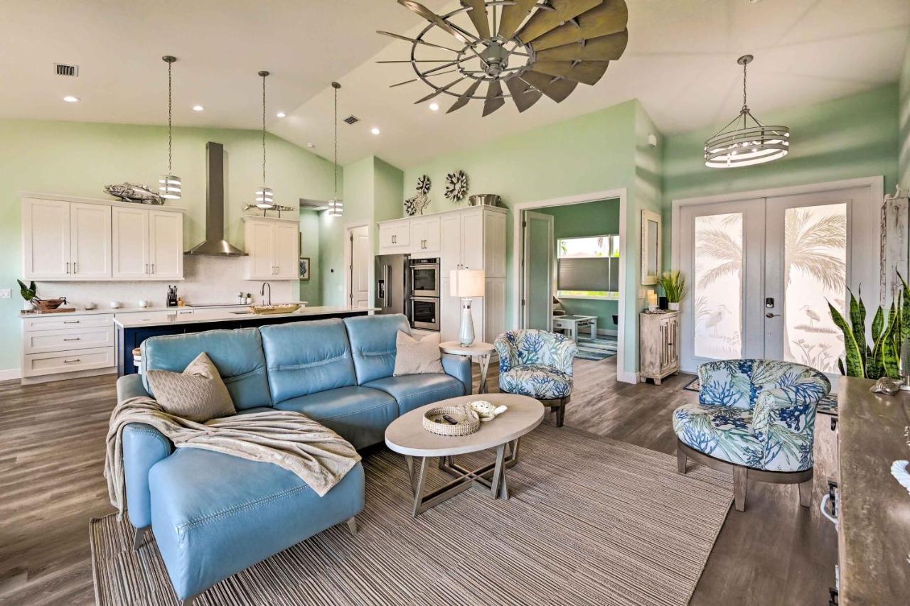 Luxurious Canal-Front Retreat With Game Room! Naples Exterior photo
