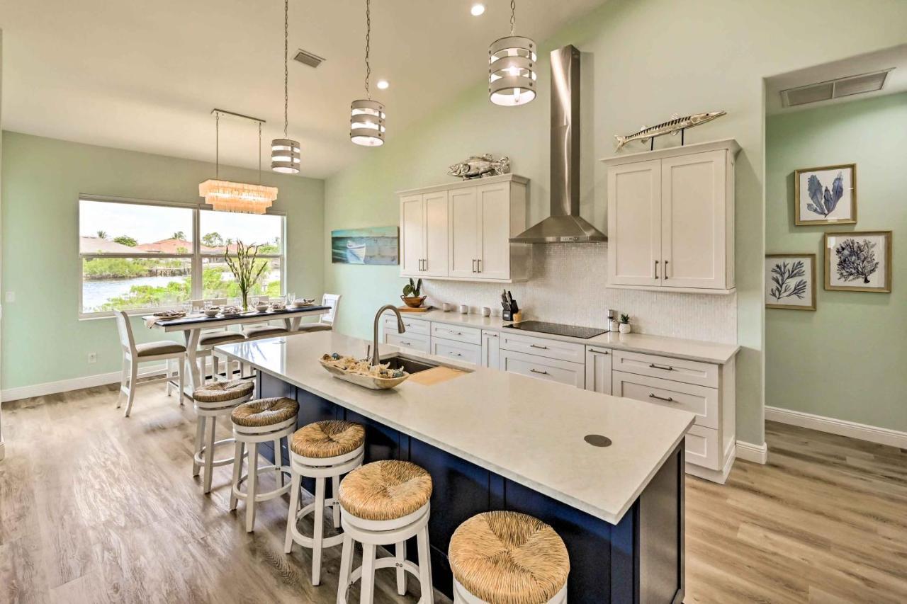 Luxurious Canal-Front Retreat With Game Room! Naples Exterior photo