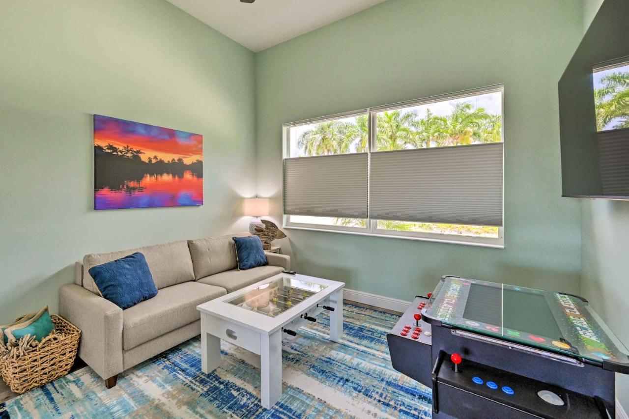 Luxurious Canal-Front Retreat With Game Room! Naples Exterior photo