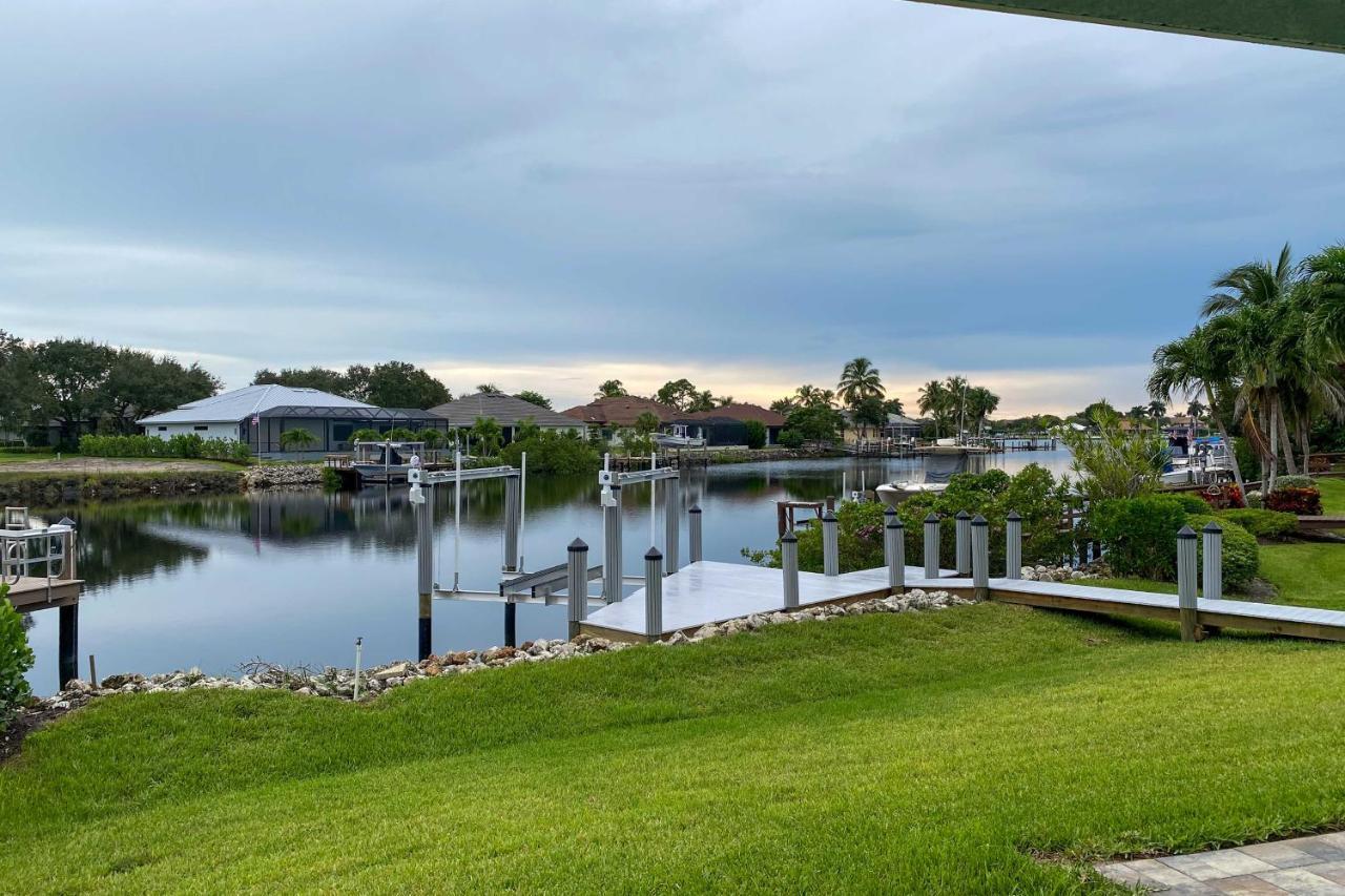 Luxurious Canal-Front Retreat With Game Room! Naples Exterior photo